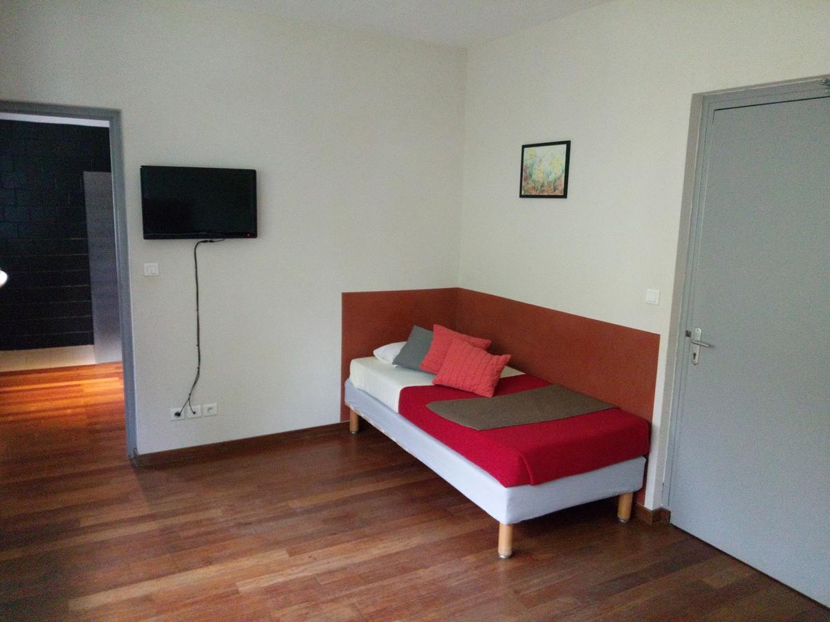 La Maison D'Hoursentut Hotel Campan Bagian luar foto